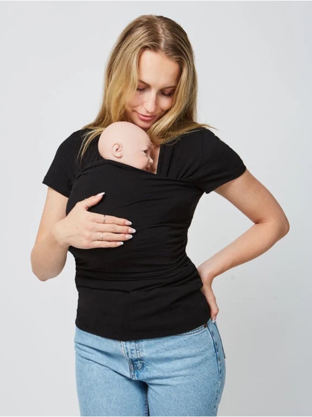 Vija Black Women’s Babywearing T-Shirt